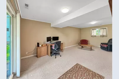 1939 Revere Street, Freeport, IL 61032 - Photo 31