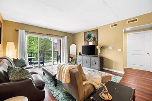 655 Perrie Dr, Elk Grove Village, IL 60007 - Photo 3