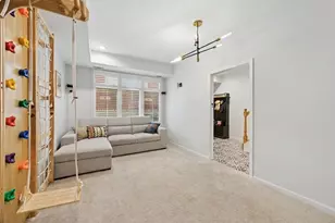 [Address not provided], Oak Park, IL 60302 - Photo 3