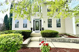 416 Ptarmigan Pl, Lindenhurst, IL 60046 - Photo 1