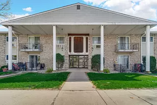 9351 Lady Bird Ln, Des Plaines, IL 60016 - Photo 5