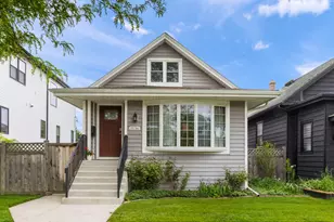 5136 W Winona St, Chicago, IL 60630 - Photo 1