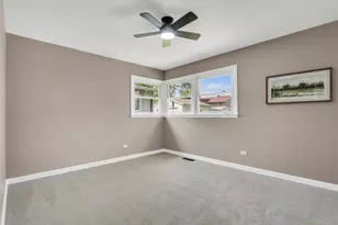 262 Normandy Ln, Grayslake, IL 60030 - Photo 11