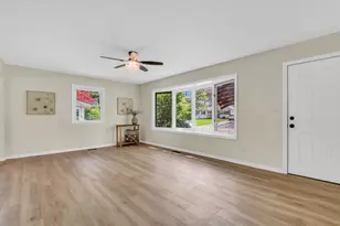 262 Normandy Ln, Grayslake, IL 60030 - Photo 3