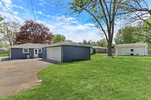 262 Normandy Ln, Grayslake, IL 60030 - Photo 15