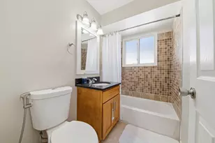 1073 S Finley Rd, Lombard, IL 60148 - Photo 9