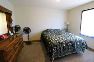 860-868 Carol Ave, Woodstock, IL 60098 - Photo 5