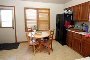 860-868 Carol Ave, Woodstock, IL 60098 - Photo 11