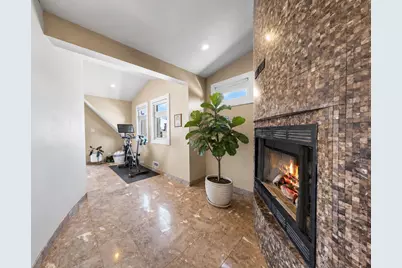 2334 W Medill Avenue, Chicago, IL 60647 - Photo 17