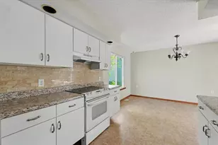3403 Timberline Dr, Champaign, IL 61822 - Photo 9