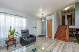 4217 Jay Dr, Zion, IL 60099 - Photo 3