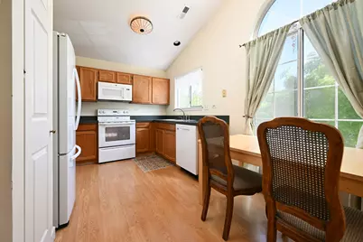 126 Winchester Drive #B, Streamwood, IL 60107 - Photo 3
