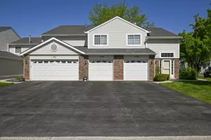 126 Winchester Dr, Streamwood, IL 60107 - Photo 1