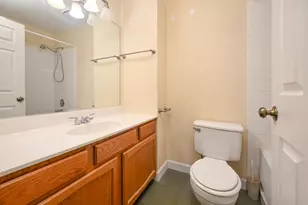 126 Winchester Dr, Streamwood, IL 60107 - Photo 17