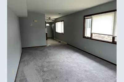 1809 E Washington Street #2, Joliet, IL 60433 - Photo 5