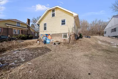 2025 S Bluff Boulevard, Clinton, IA 52732 - Photo 19
