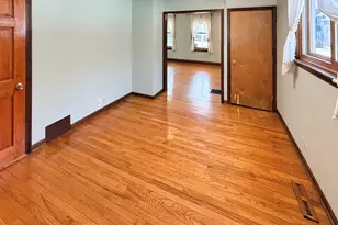 511 Chestnut St, Waukegan, IL 60085 - Photo 5