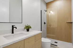 2156 N Claremont St, Chicago, IL 60647 - Photo 25