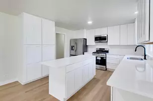 4505 Winchester Ave, Lisle, IL 60532 - Photo 11