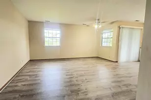 36 Gant Cir, Streamwood, IL 60107 - Photo 7