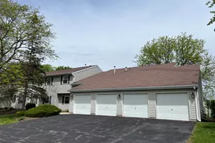 36 Gant Cir, Streamwood, IL 60107 - Photo 1