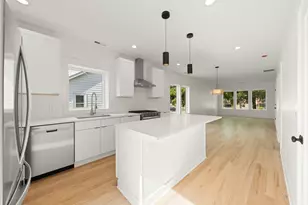 118 N President St, Wheaton, IL 60187 - Photo 11