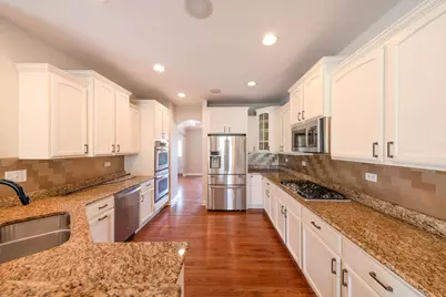 781 Richwood Avenue, Elgin, IL 60124 - Photo 7