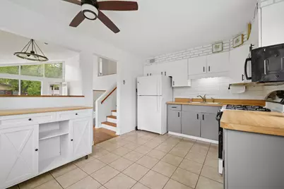 324 Mission Avenue, Villa Park, IL 60181 - Photo 3