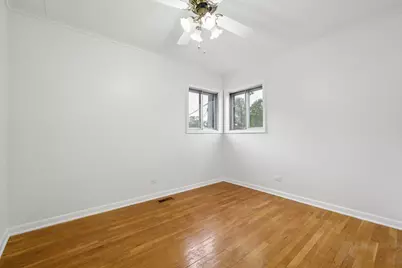 324 Mission Avenue, Villa Park, IL 60181 - Photo 5