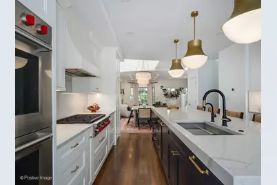 3653 N Bosworth Avenue, Chicago, IL 60613 - Photo 5