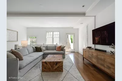 3653 N Bosworth Avenue, Chicago, IL 60613 - Photo 9