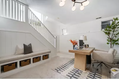 3653 N Bosworth Avenue, Chicago, IL 60613 - Photo 25