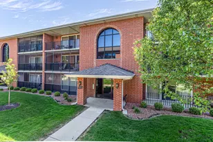5031 Circle Dr, Crestwood, IL 60418 - Photo 1