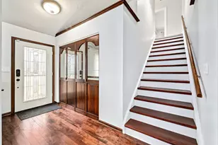 887 Braintree Ln, Bartlett, IL 60103 - Photo 3