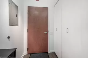 210 S Desplaines St, Chicago, IL 60661 - Photo 3