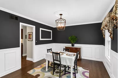 2045 Somerset Lane, Wheaton, IL 60189 - Photo 7
