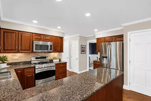 2045 Somerset Ln, Wheaton, IL 60189 - Photo 17