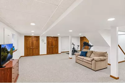 2045 Somerset Lane, Wheaton, IL 60189 - Photo 37