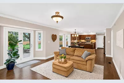 2045 Somerset Lane, Wheaton, IL 60189 - Photo 11