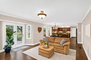 2045 Somerset Ln, Wheaton, IL 60189 - Photo 11
