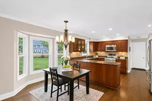 2045 Somerset Ln, Wheaton, IL 60189 - Photo 13