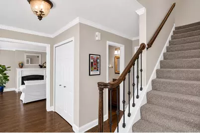 2045 Somerset Lane, Wheaton, IL 60189 - Photo 3