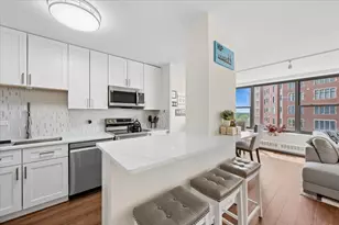 3900 N Lake Shore Dr, Chicago, IL 60613 - Photo 3
