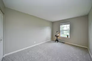 105 Catamaran Cir, Pingree Grove, IL 60140 - Photo 13