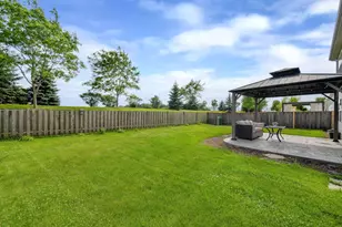105 Catamaran Cir, Pingree Grove, IL 60140 - Photo 17