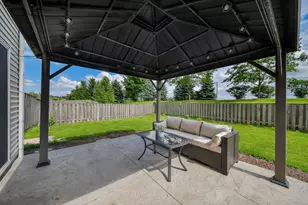 105 Catamaran Cir, Pingree Grove, IL 60140 - Photo 15