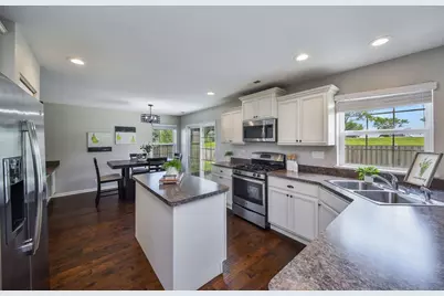 105 Catamaran Circle, Pingree Grove, IL 60140 - Photo 5
