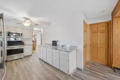 10352 Leslie Lane, Chicago Ridge, IL 60415 - Photo 11