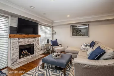546 E Windgate Court, Arlington Heights, IL 60005 - Photo 3
