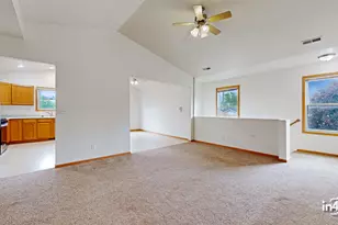 247-253 N Cross St, Sycamore, IL 60178 - Photo 15